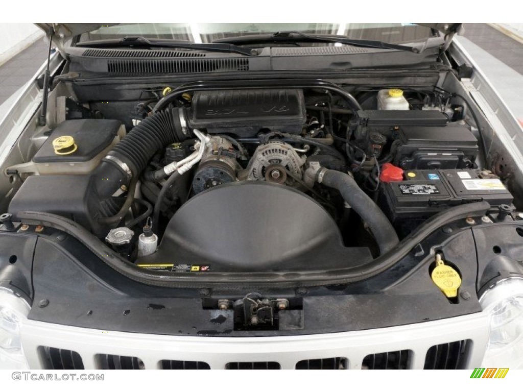 2005 Jeep Grand Cherokee Laredo 4x4 3.7 Liter SOHC 12V Powertech V6 Engine Photo #95789019