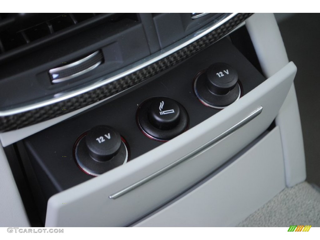 2015 Audi S8 quattro S Controls Photo #95789943