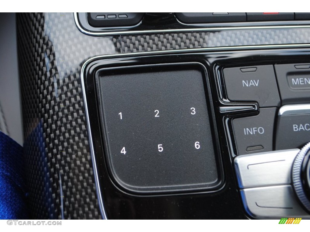 2015 Audi S8 quattro S Controls Photo #95790372