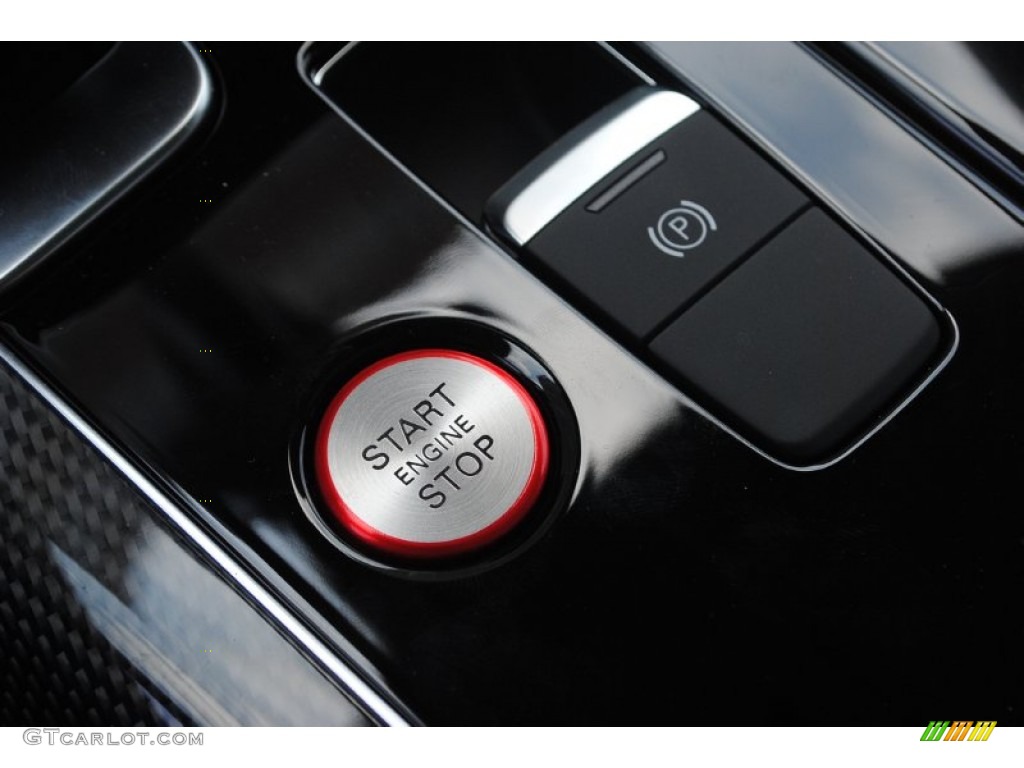 2015 Audi S8 quattro S Controls Photo #95790393