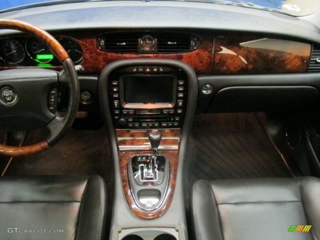2004 Jaguar XJ XJR Charcoal Dashboard Photo #95798925