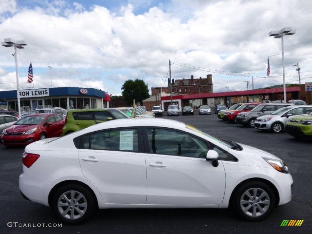 2013 Rio LX Sedan - Clear White / Beige photo #1