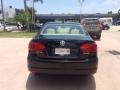 Black - Jetta SE Sedan Photo No. 4