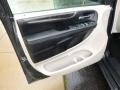 Dark Charcoal Pearl - Town & Country Touring - L Photo No. 11