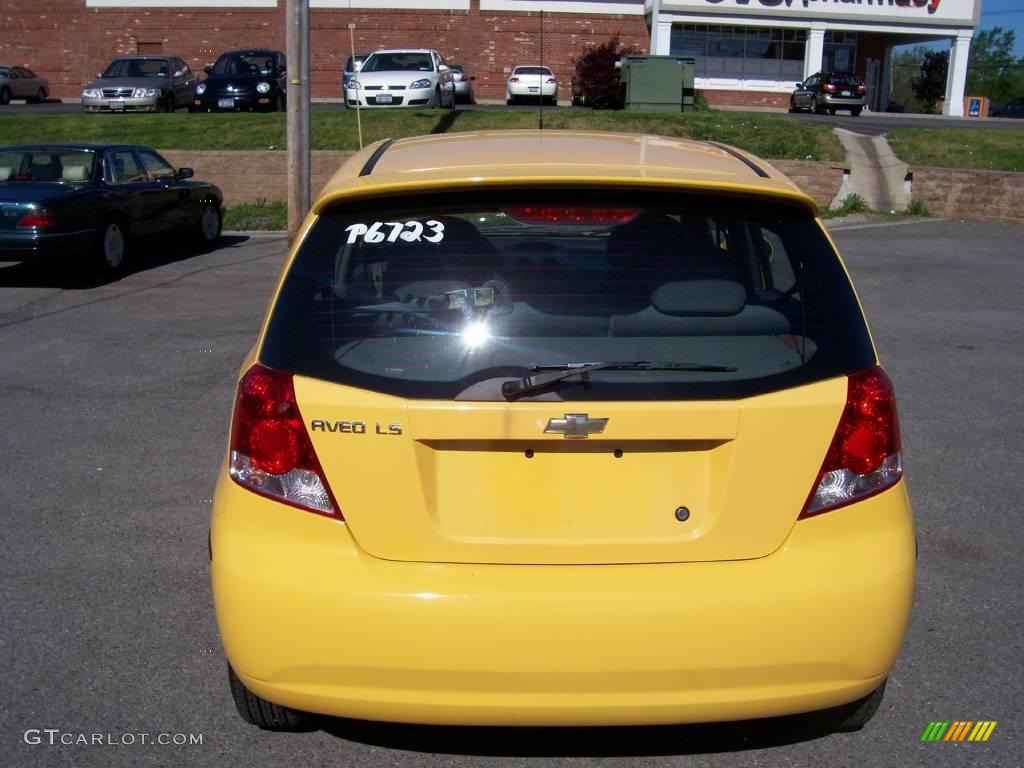 2004 Aveo LS Hatchback - Summer Yellow / Gray photo #9