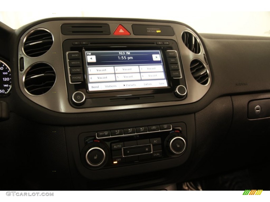 2011 Volkswagen Tiguan SEL 4Motion Controls Photo #95825883