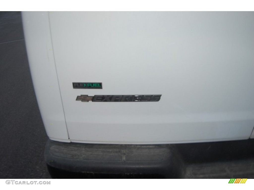 2010 Express 2500 Work Van - Summit White / Neutral photo #5
