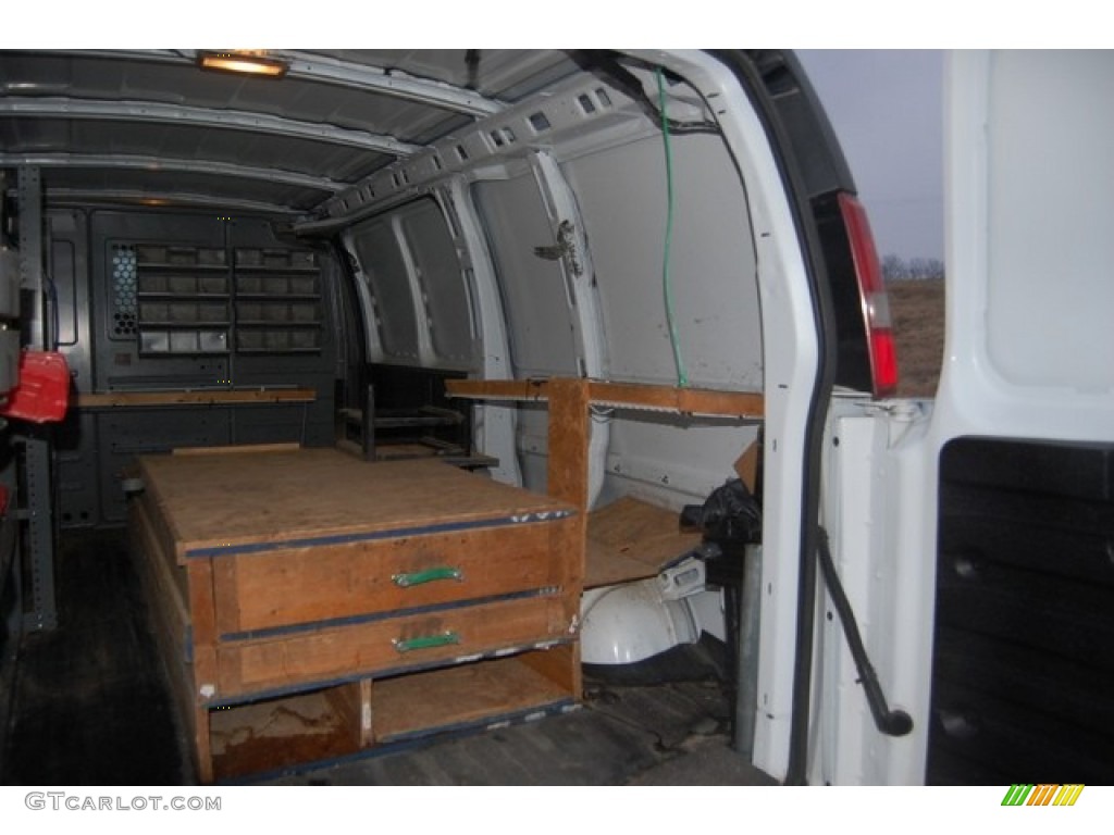 2010 Express 2500 Work Van - Summit White / Neutral photo #9