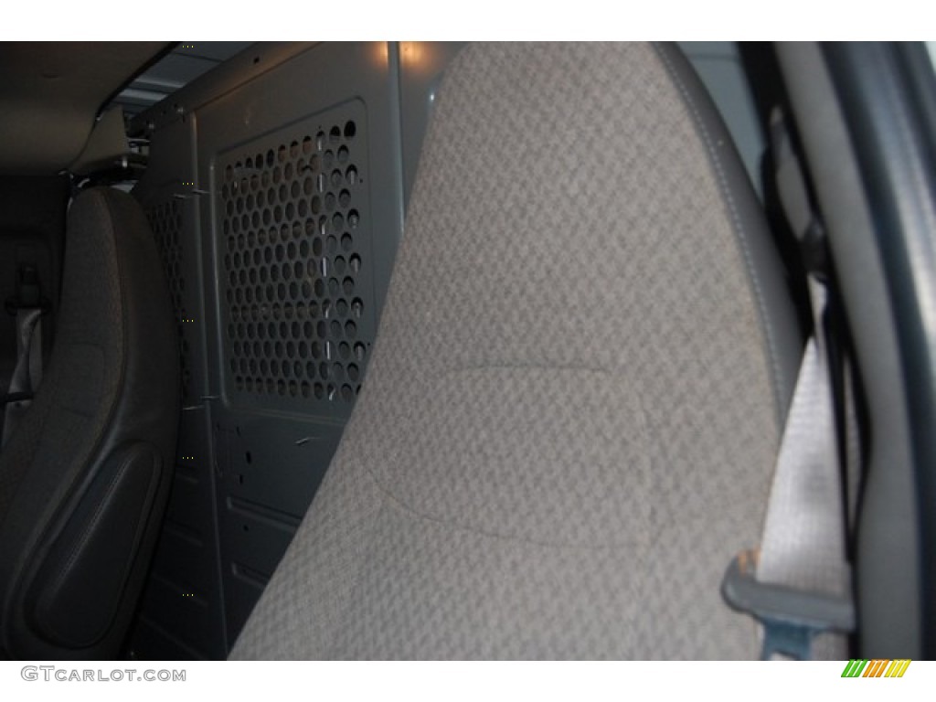 2010 Express 2500 Work Van - Summit White / Neutral photo #18