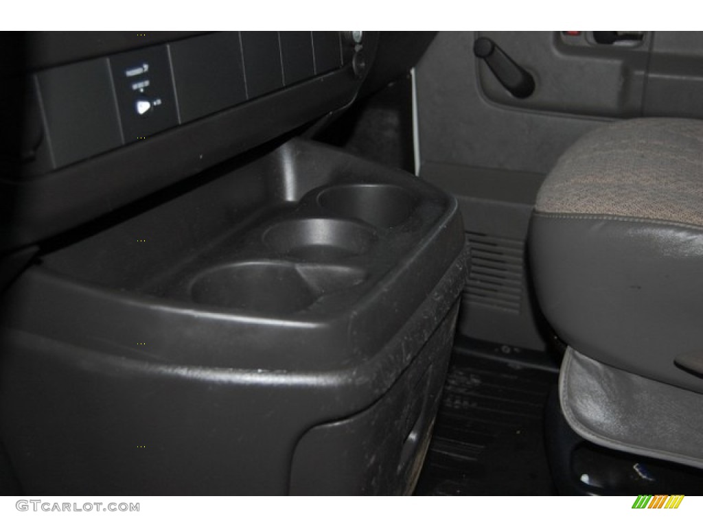 2010 Express 2500 Work Van - Summit White / Neutral photo #20