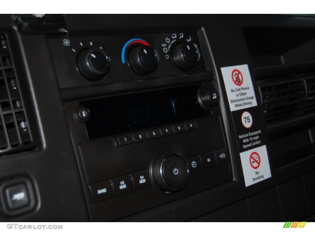 2010 Express 2500 Work Van - Summit White / Neutral photo #21