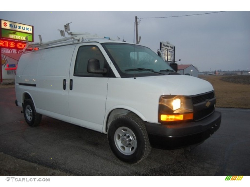 2010 Express 2500 Work Van - Summit White / Neutral photo #28
