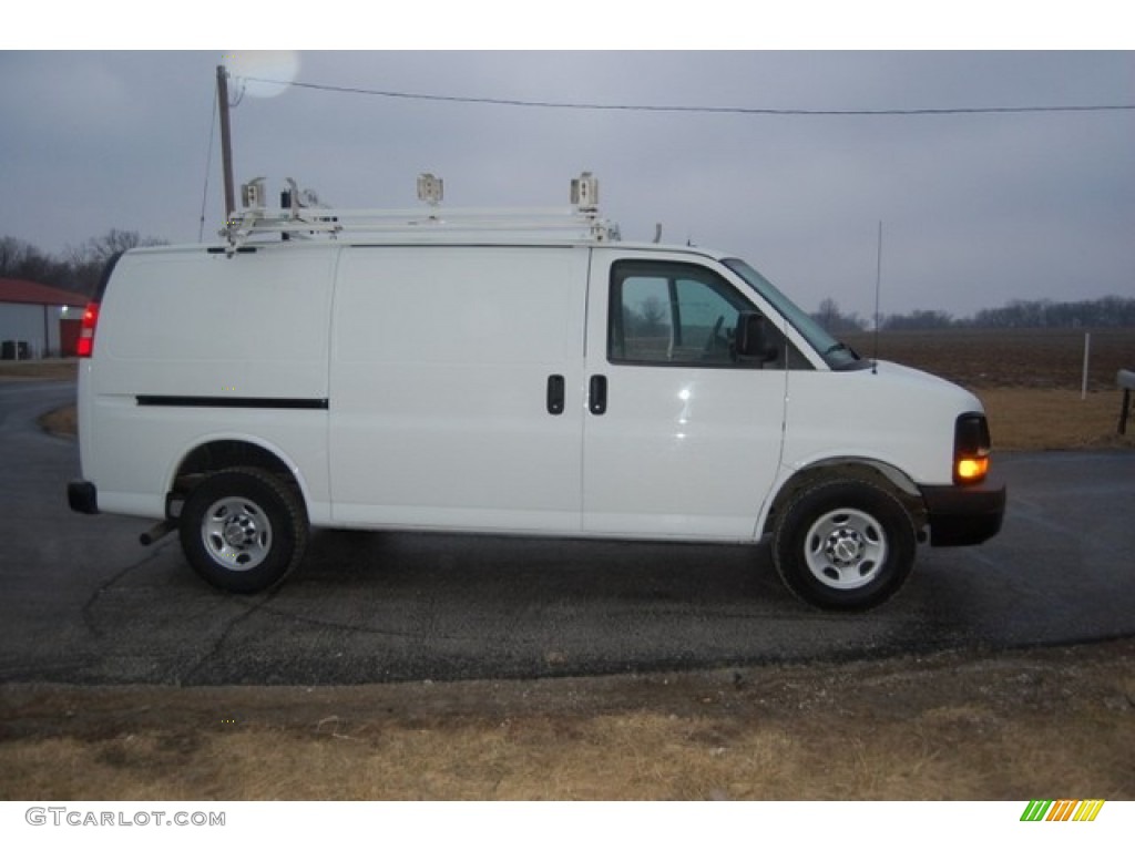 2010 Express 2500 Work Van - Summit White / Neutral photo #29