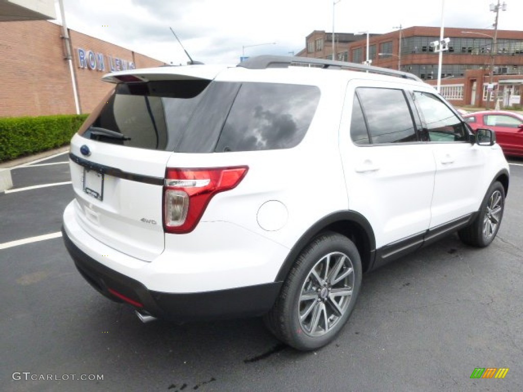 2015 Explorer XLT 4WD - Oxford White / Charcoal Black photo #8