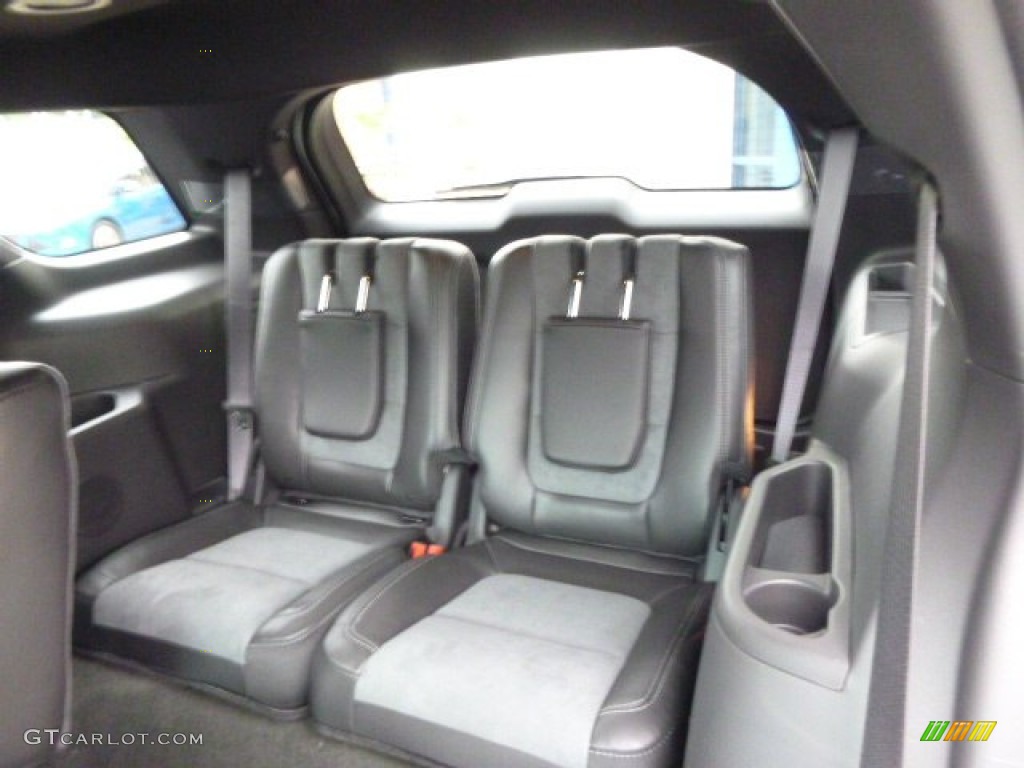 2015 Explorer XLT 4WD - Oxford White / Charcoal Black photo #12