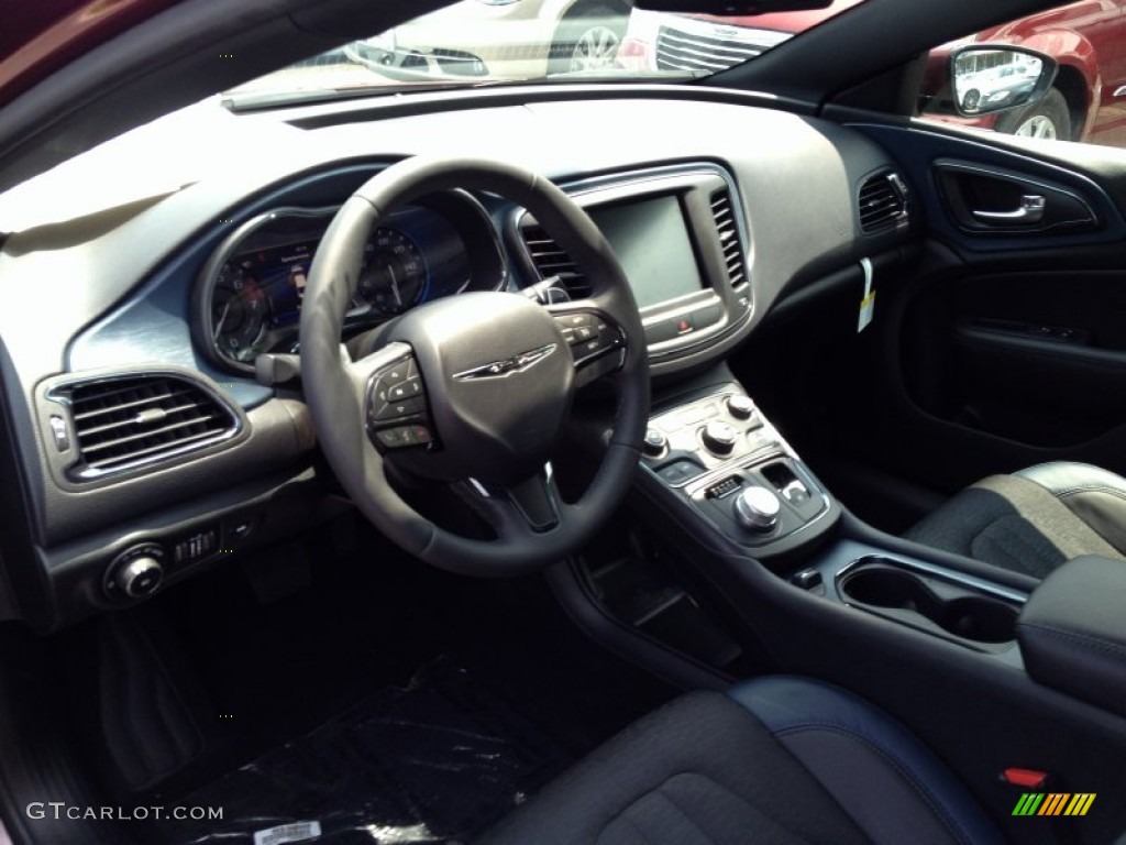 2015 Chrysler 200 S Dashboard Photos