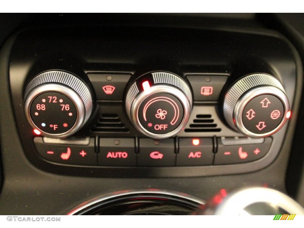 2015 R8 Spyder V8 - Ibis White / Red photo #27
