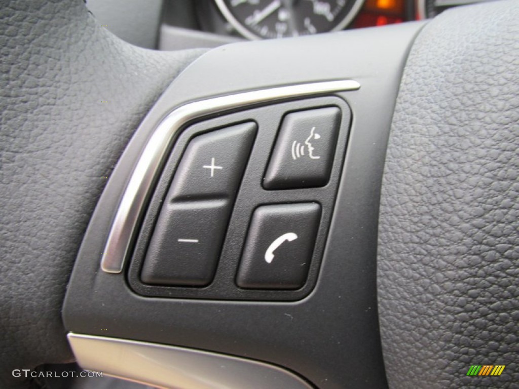 2015 BMW X1 xDrive28i Controls Photo #95838571