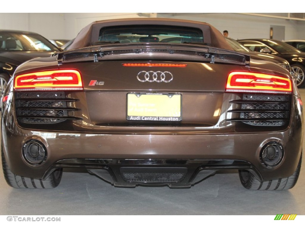 2014 R8 Spyder V8 - Teak Brown Metallic / Black photo #7