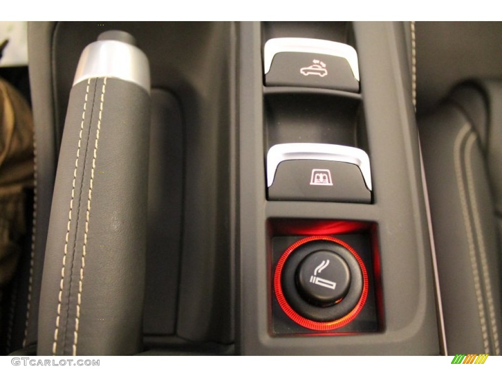 2014 Audi R8 Spyder V8 Controls Photo #95840450