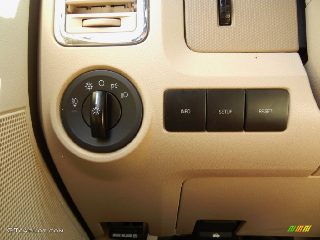 2011 Ford Escape Limited V6 Controls Photos