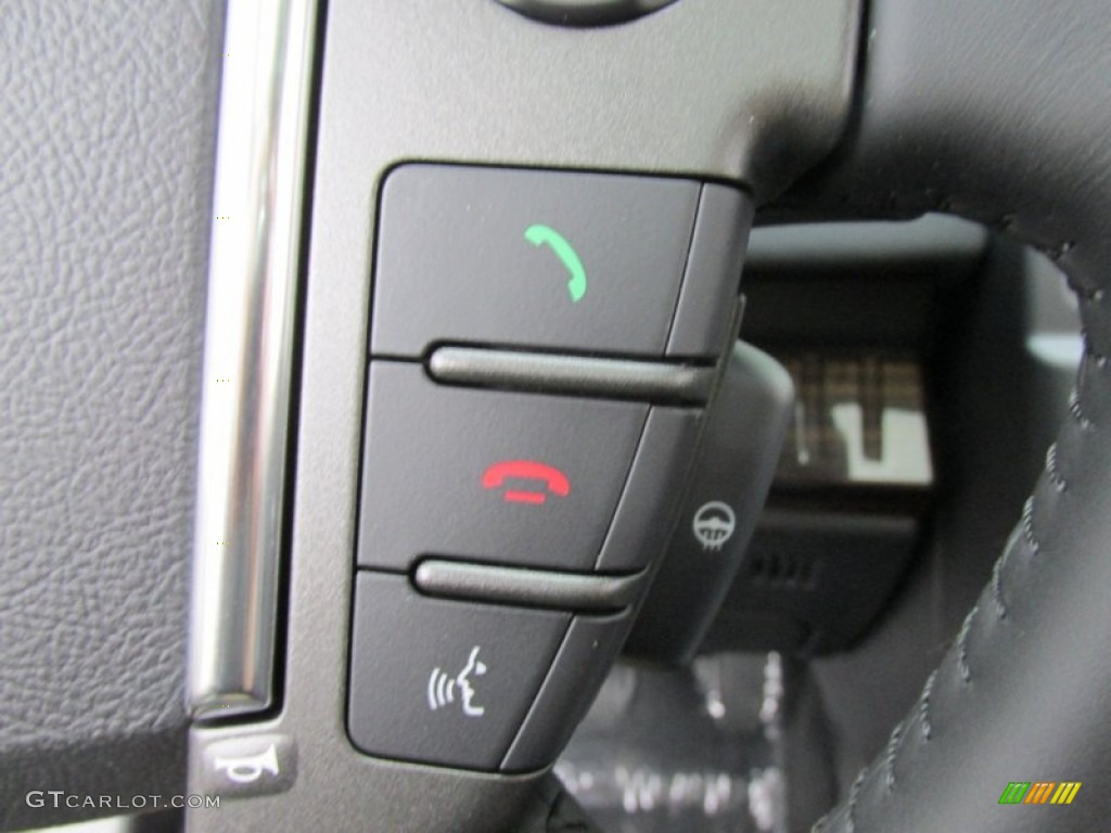 2015 Land Rover LR2 Standard LR2 Model Controls Photo #95843602