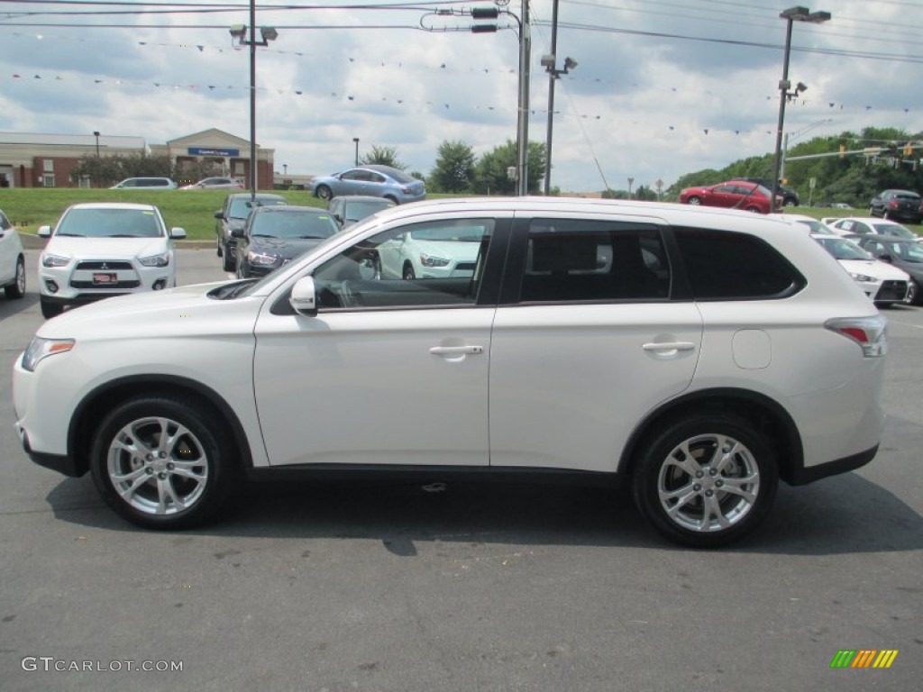 Diamond White 2015 Mitsubishi Outlander SE S-AWC Exterior Photo #95845000
