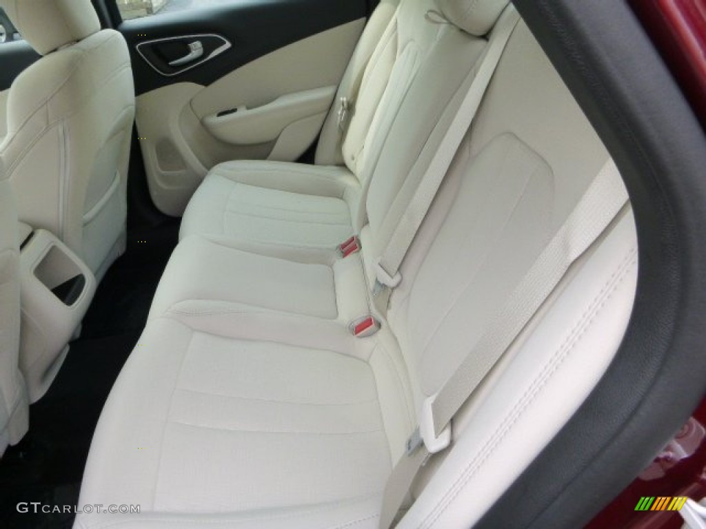 2015 Chrysler 200 Limited Rear Seat Photo #95847153