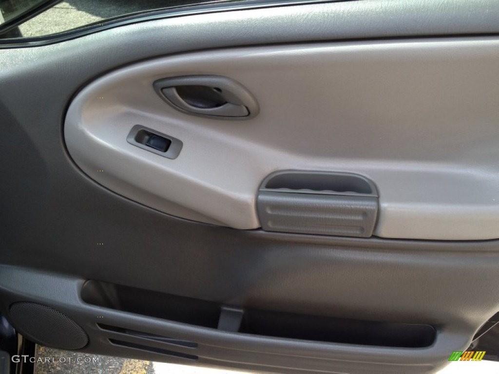 2003 Tracker 4WD Hard Top - Black / Medium Gray photo #32