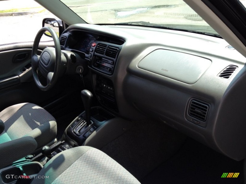 2003 Tracker 4WD Hard Top - Black / Medium Gray photo #33