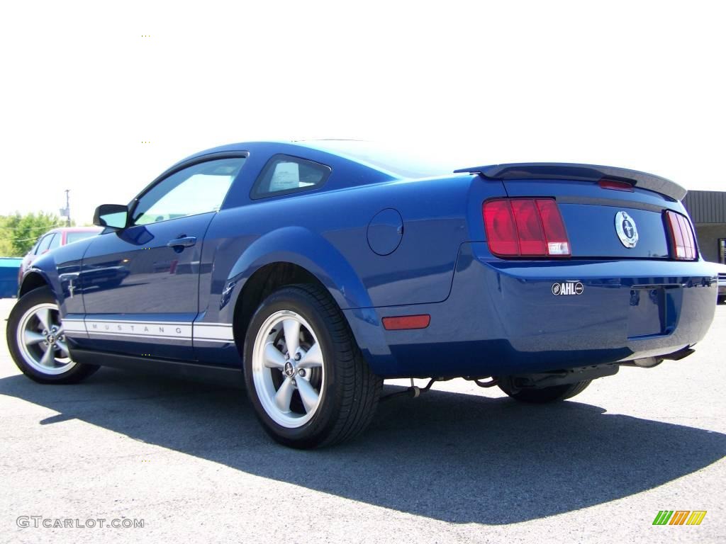 2007 Mustang V6 Premium Coupe - Vista Blue Metallic / Light Graphite photo #4