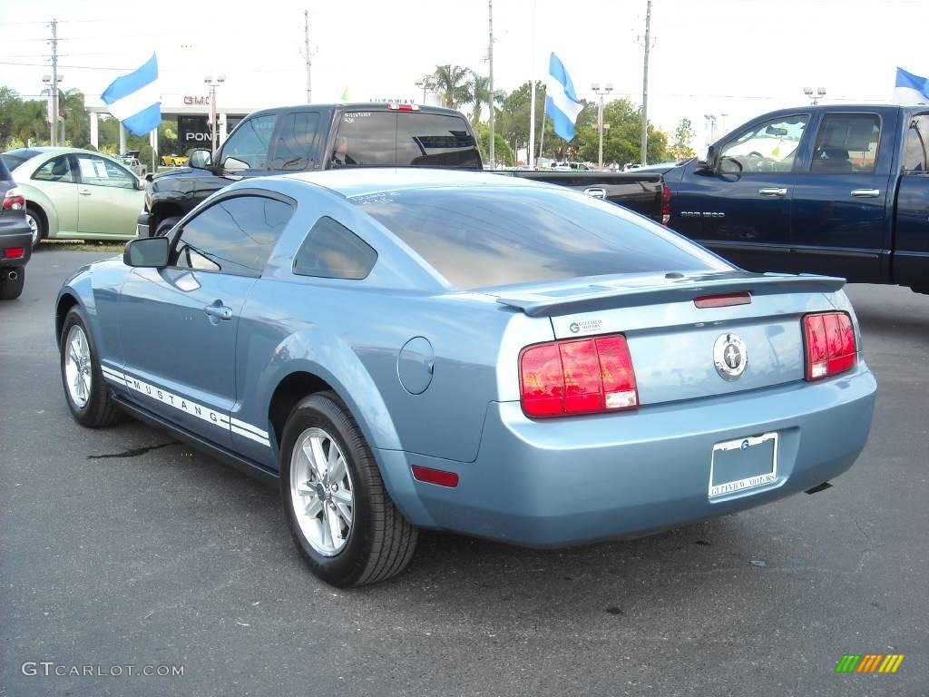 2007 Mustang V6 Premium Coupe - Windveil Blue Metallic / Light Graphite photo #3