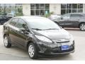 Tuxedo Black - Fiesta SE Sedan Photo No. 3