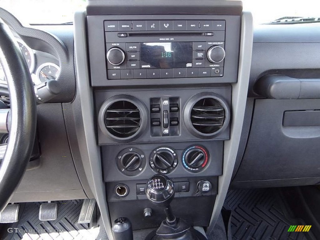 2008 Wrangler Unlimited Rubicon 4x4 - Rescue Green Metallic / Dark Slate Gray/Med Slate Gray photo #28