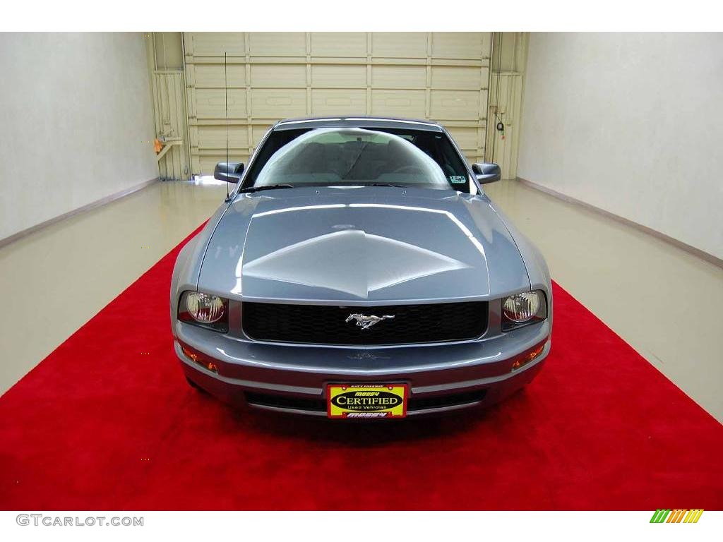 2007 Mustang V6 Deluxe Coupe - Windveil Blue Metallic / Dark Charcoal photo #2