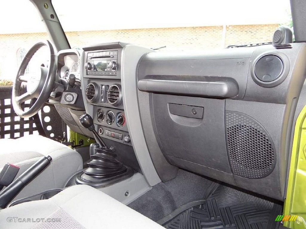 2008 Wrangler Unlimited Rubicon 4x4 - Rescue Green Metallic / Dark Slate Gray/Med Slate Gray photo #38