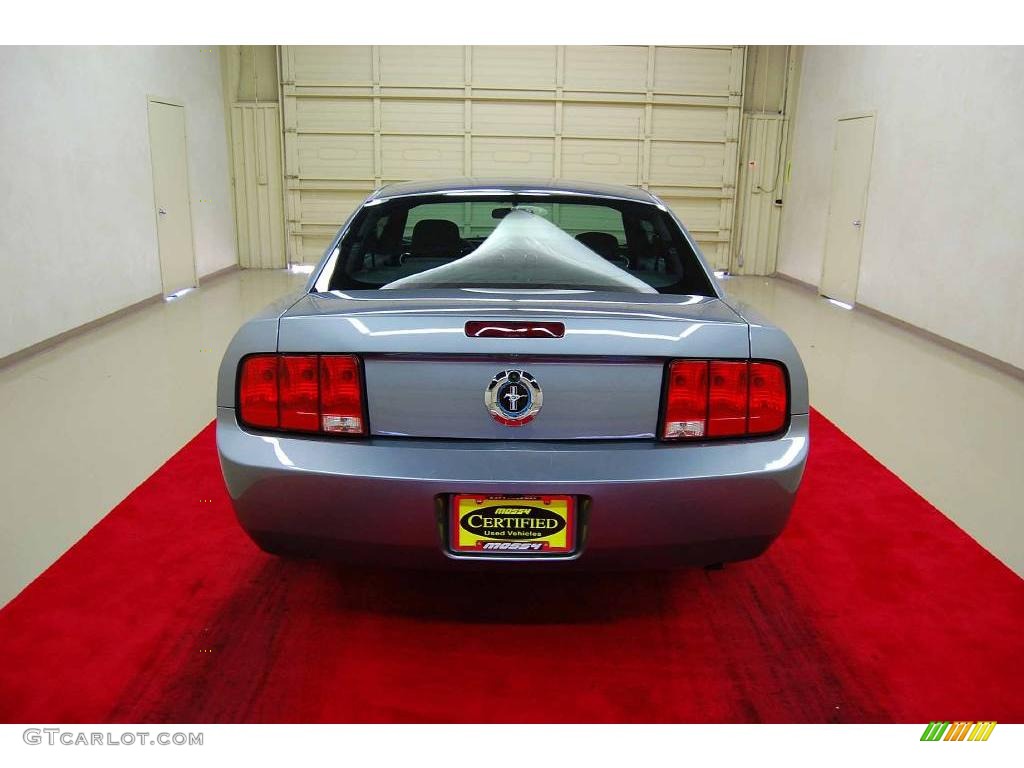 2007 Mustang V6 Deluxe Coupe - Windveil Blue Metallic / Dark Charcoal photo #5