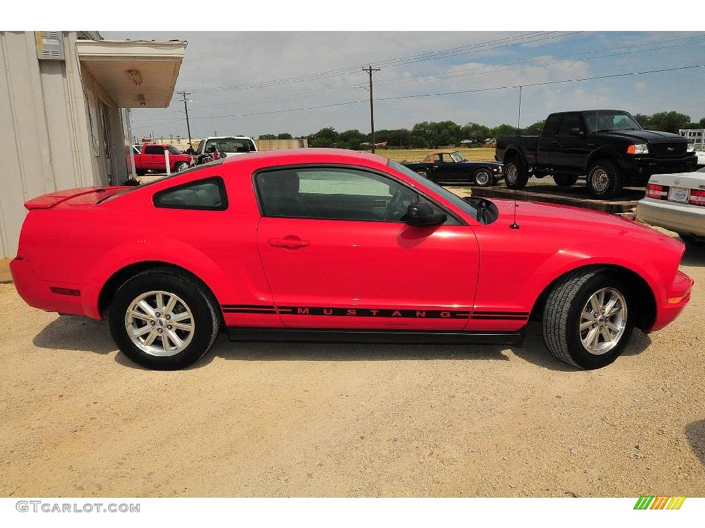 2007 Mustang V6 Deluxe Coupe - Torch Red / Light Graphite photo #6