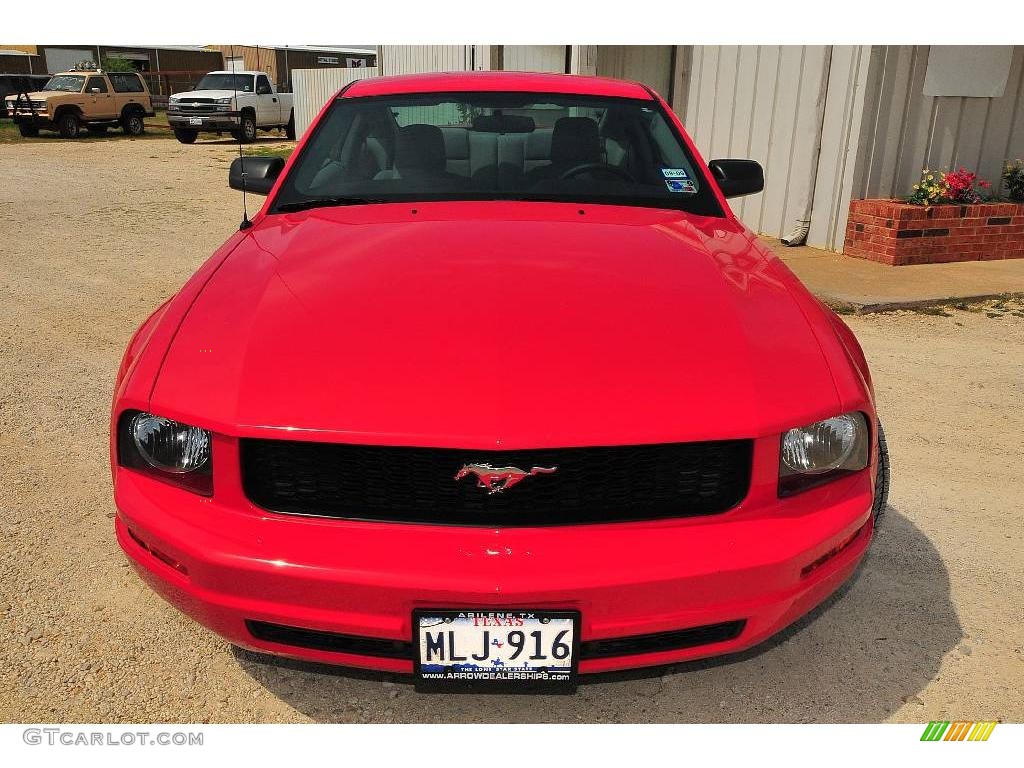 2007 Mustang V6 Deluxe Coupe - Torch Red / Light Graphite photo #8