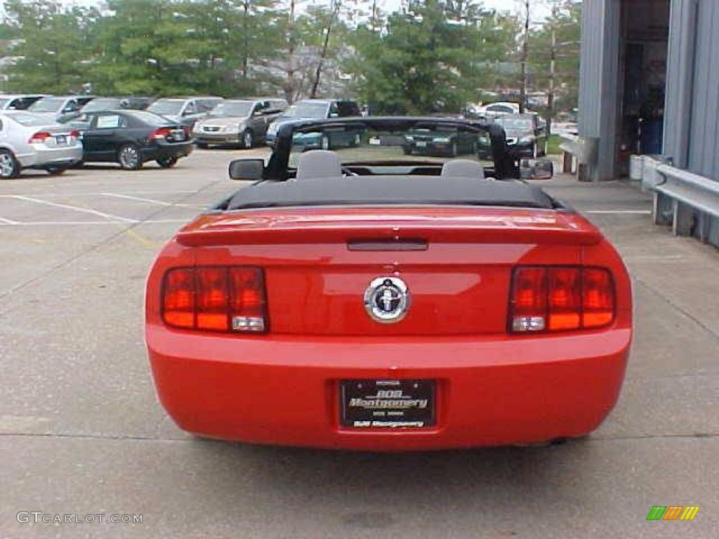 2007 Mustang V6 Deluxe Convertible - Torch Red / Light Graphite photo #9