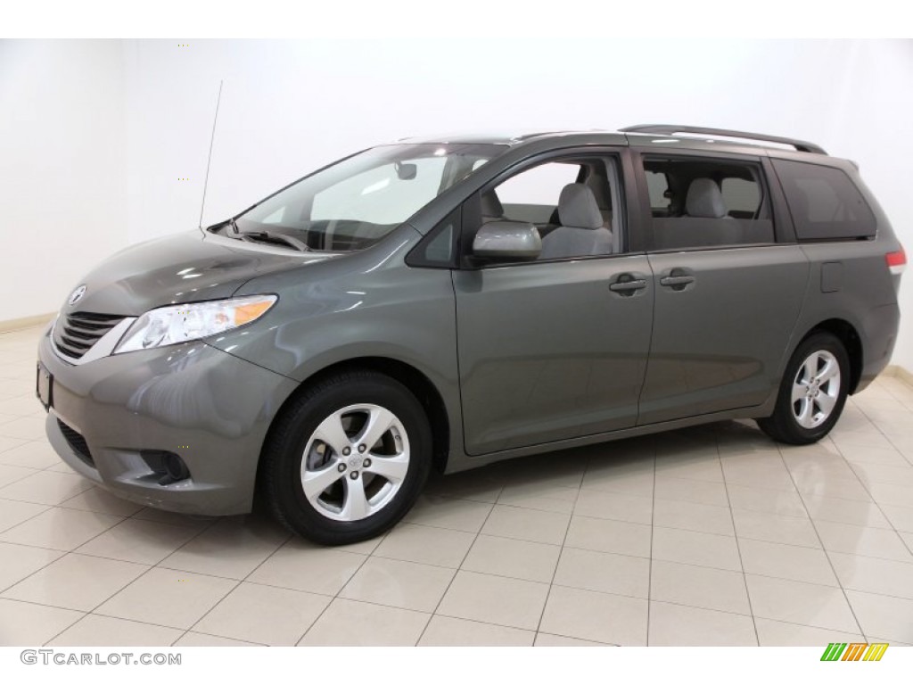 Cypress Green Pearl 2013 Toyota Sienna LE Exterior Photo #95871661