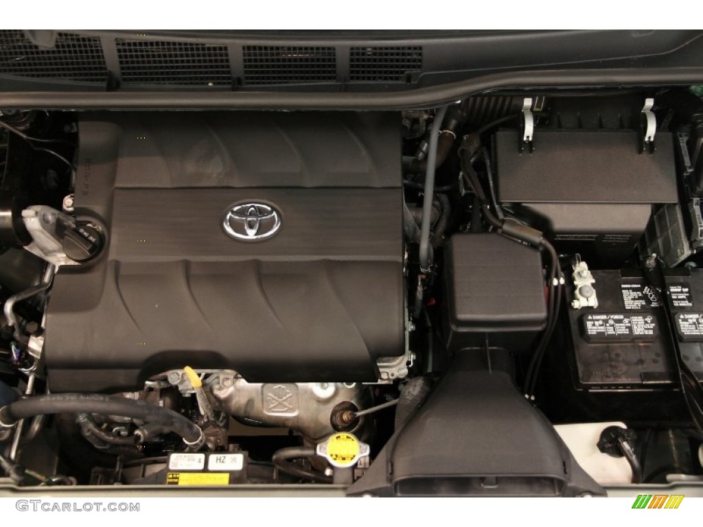 2013 Toyota Sienna LE Engine Photos