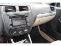 Black - Jetta SE Sedan Photo No. 11
