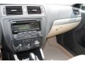 Pure White - Jetta SE Sedan Photo No. 11