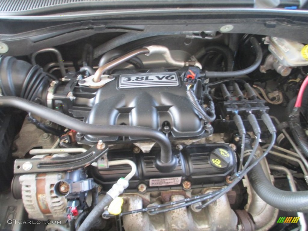 2009 Chrysler Town & Country Touring Engine Photos