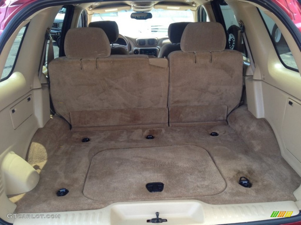 2002 TrailBlazer LS 4x4 - Majestic Red Metallic / Medium Oak photo #16