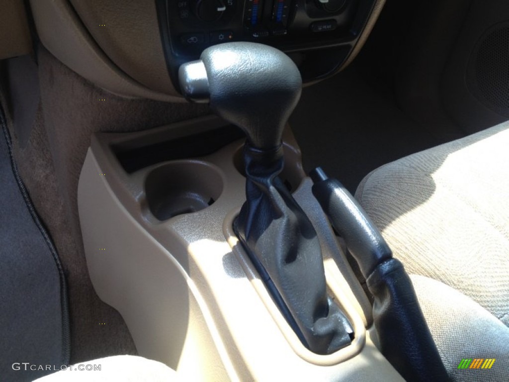 2002 TrailBlazer LS 4x4 - Majestic Red Metallic / Medium Oak photo #29