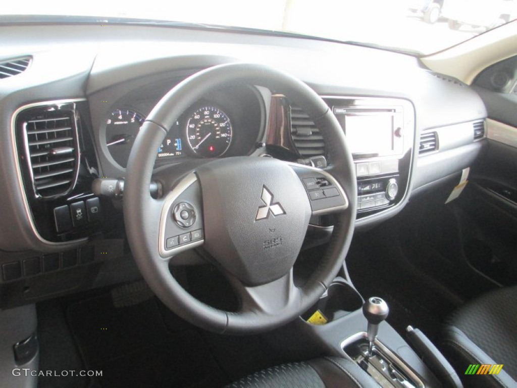 2015 Mitsubishi Outlander SE Black Dashboard Photo #95878654