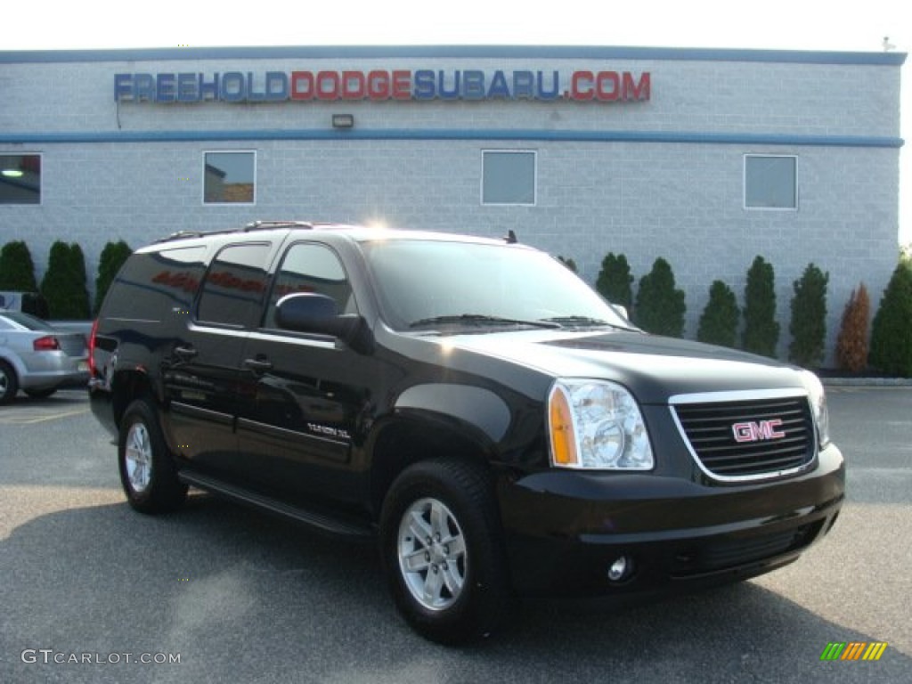 2014 Yukon XL SLT 4x4 - Onyx Black / Ebony photo #1