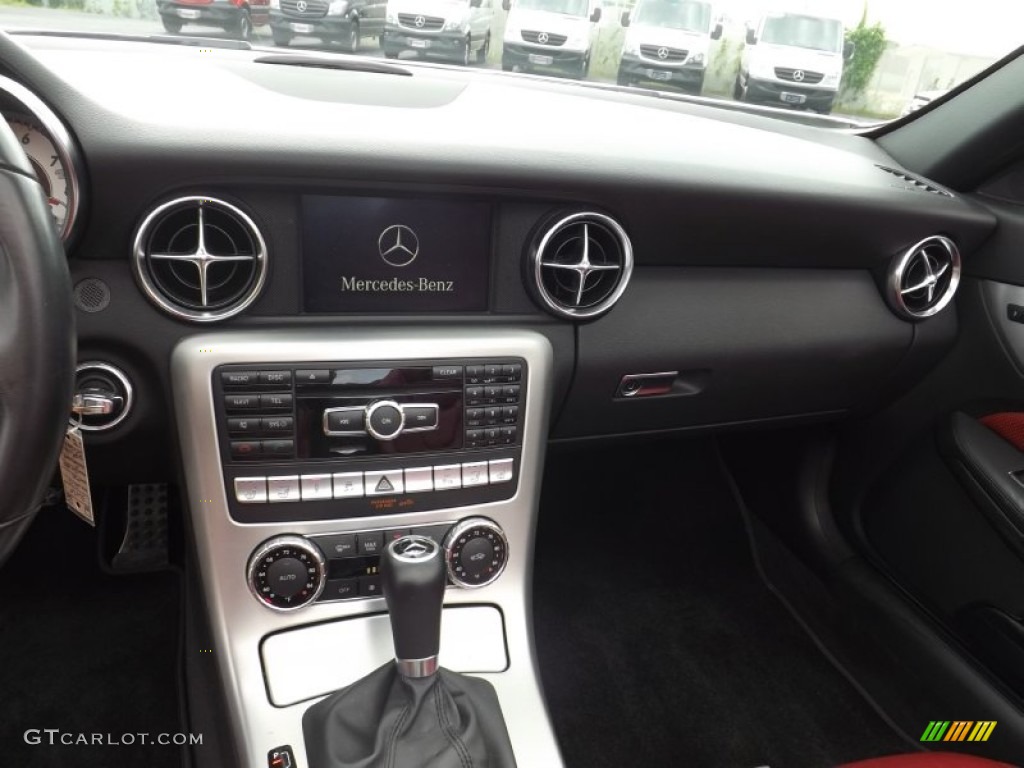 2012 Mercedes-Benz SLK 350 Roadster Dashboard Photos